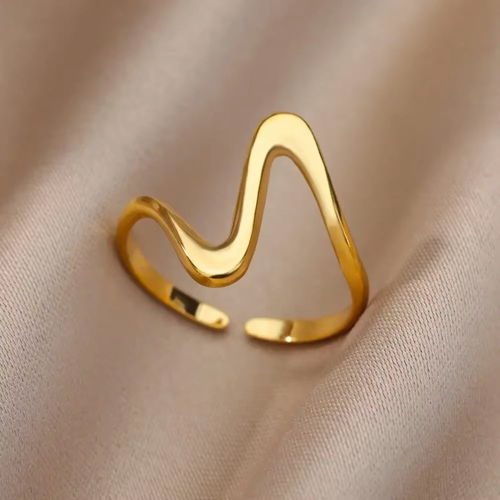 Shine Bright with Our Aesthetic Heart Gold Stainless Steel Rings! Perfect for Weddings, Prom, and Gifts! 💖✨ #VintageVibes #WaterproofJewelry