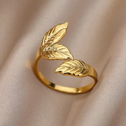Shine Bright with Our Aesthetic Heart Gold Stainless Steel Rings! Perfect for Weddings, Prom, and Gifts! 💖✨ #VintageVibes #WaterproofJewelry