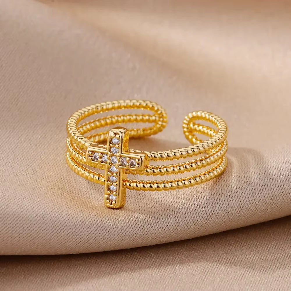 Shine Bright with Our Aesthetic Heart Gold Stainless Steel Rings! Perfect for Weddings, Prom, and Gifts! 💖✨ #VintageVibes #WaterproofJewelry
