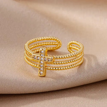 Shine Bright with Our Aesthetic Heart Gold Stainless Steel Rings! Perfect for Weddings, Prom, and Gifts! 💖✨ #VintageVibes #WaterproofJewelry