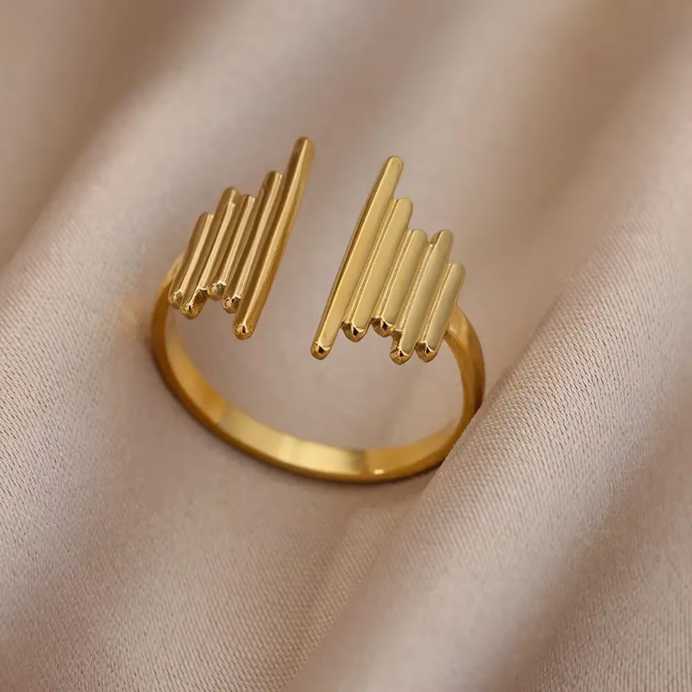 Shine Bright with Our Aesthetic Heart Gold Stainless Steel Rings! Perfect for Weddings, Prom, and Gifts! 💖✨ #VintageVibes #WaterproofJewelry