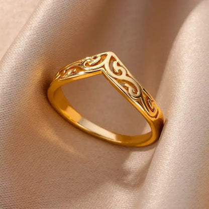 Shine Bright with Our Aesthetic Heart Gold Stainless Steel Rings! Perfect for Weddings, Prom, and Gifts! 💖✨ #VintageVibes #WaterproofJewelry