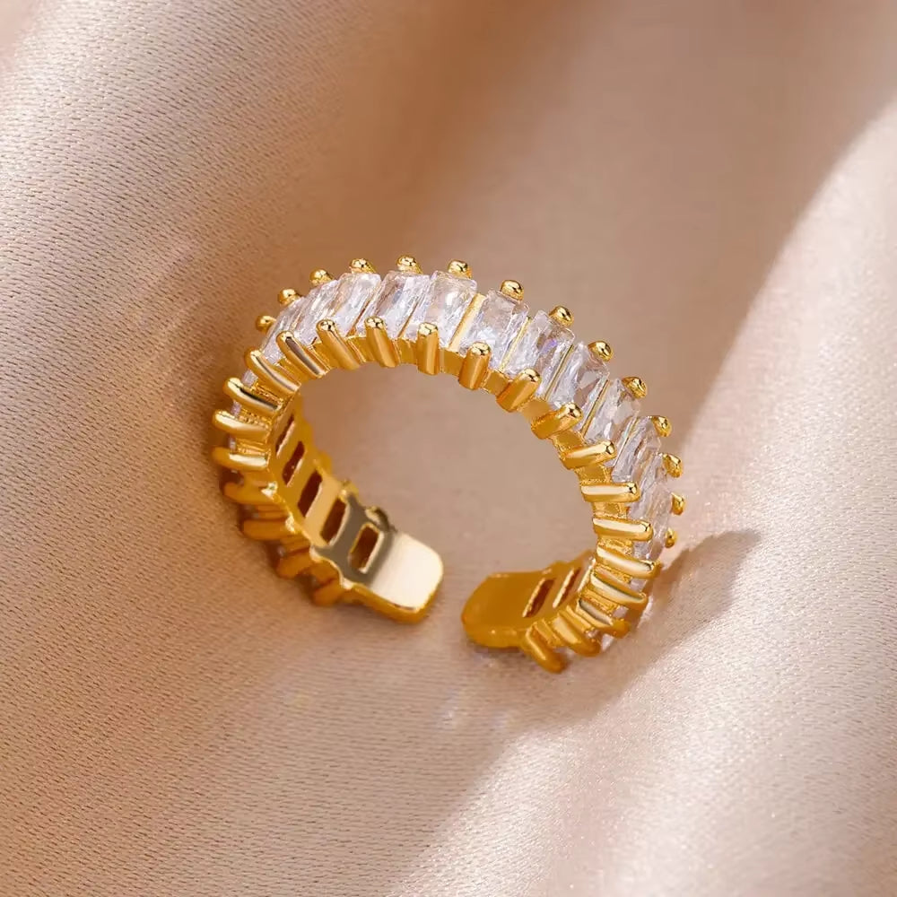 Shine Bright with Our Aesthetic Heart Gold Stainless Steel Rings! Perfect for Weddings, Prom, and Gifts! 💖✨ #VintageVibes #WaterproofJewelry