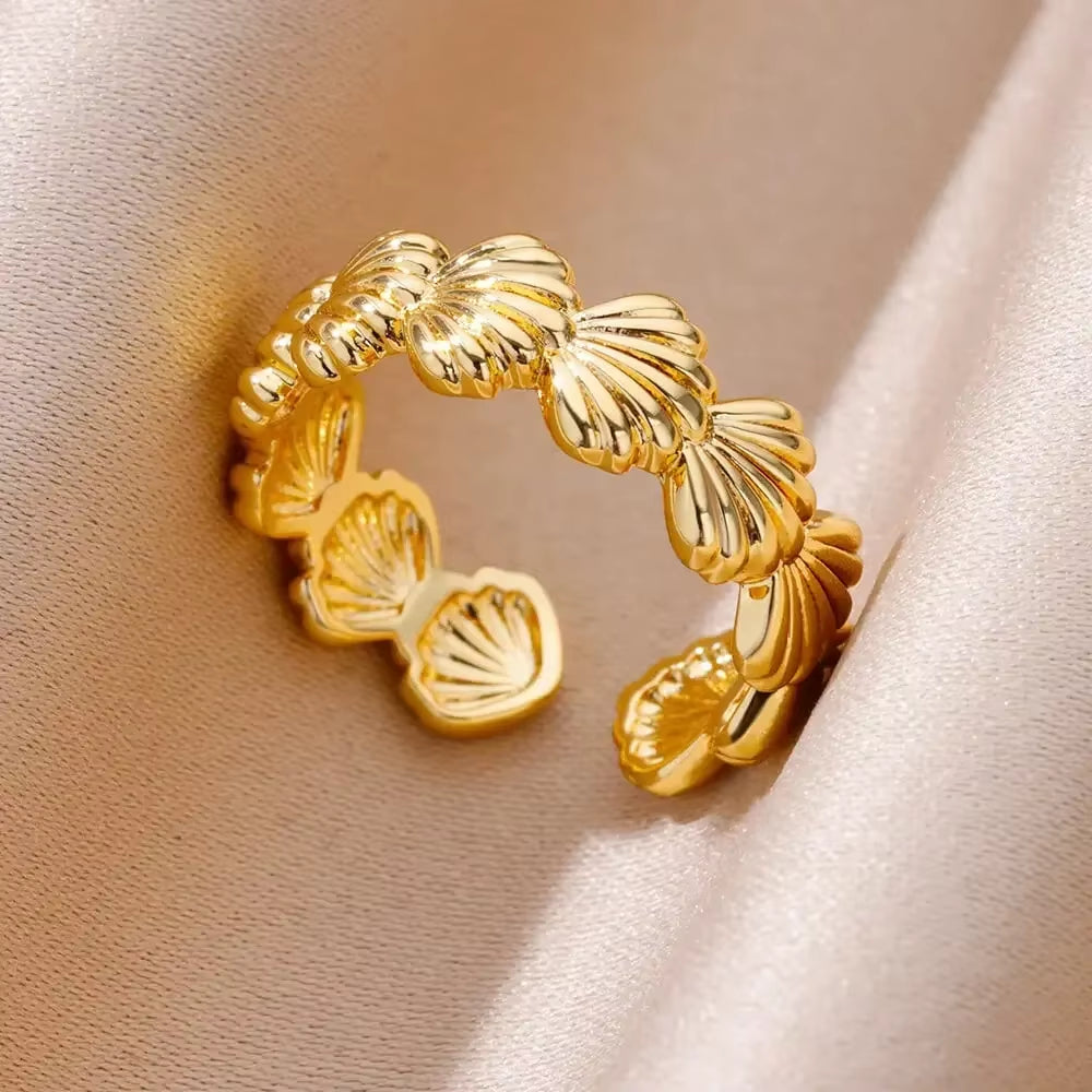 Shine Bright with Our Aesthetic Heart Gold Stainless Steel Rings! Perfect for Weddings, Prom, and Gifts! 💖✨ #VintageVibes #WaterproofJewelry