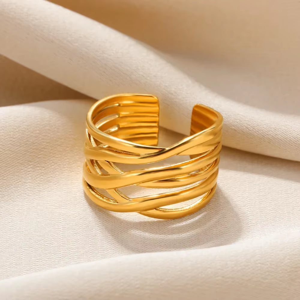 Shine Bright with Our Aesthetic Heart Gold Stainless Steel Rings! Perfect for Weddings, Prom, and Gifts! 💖✨ #VintageVibes #WaterproofJewelry