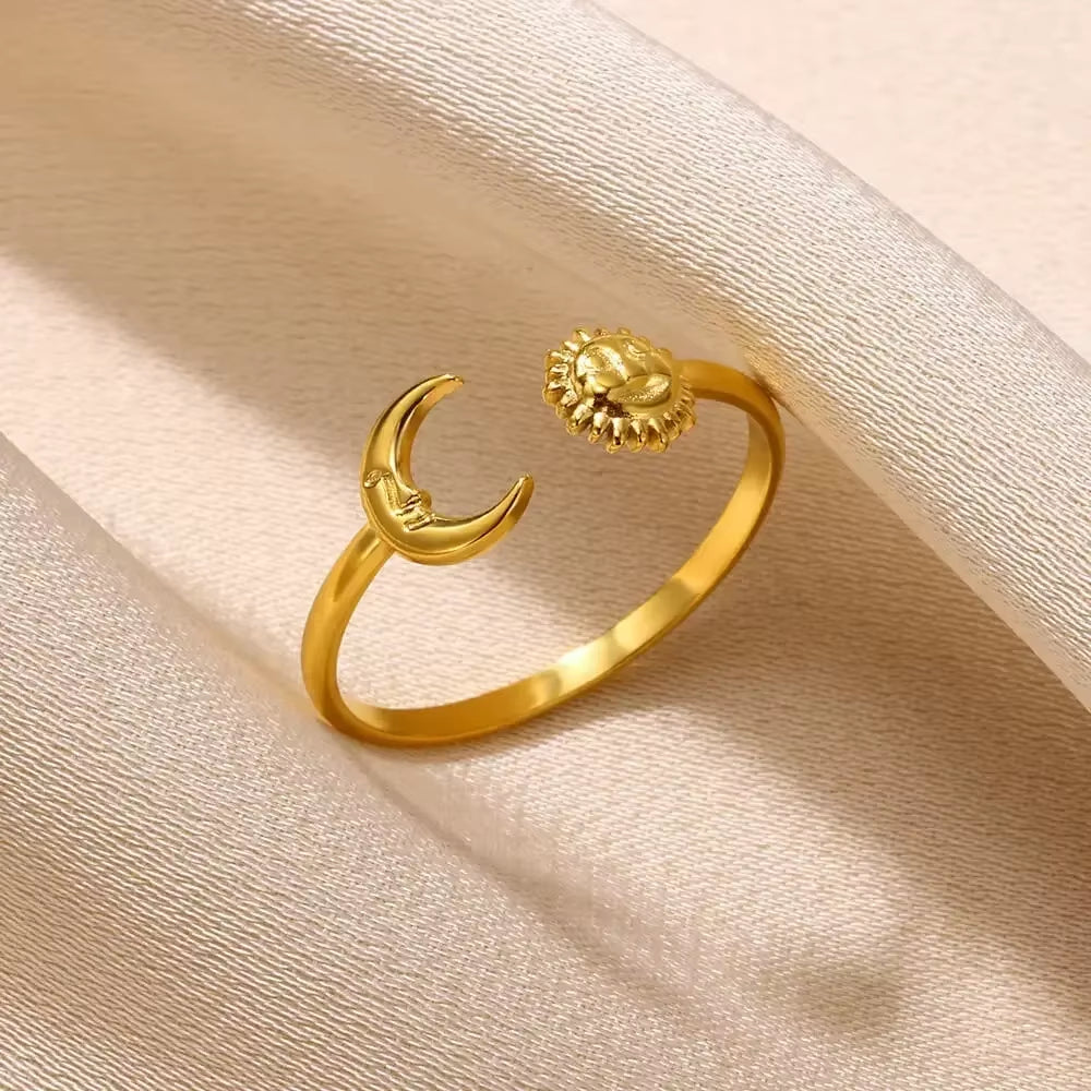 Shine Bright with Our Aesthetic Heart Gold Stainless Steel Rings! Perfect for Weddings, Prom, and Gifts! 💖✨ #VintageVibes #WaterproofJewelry
