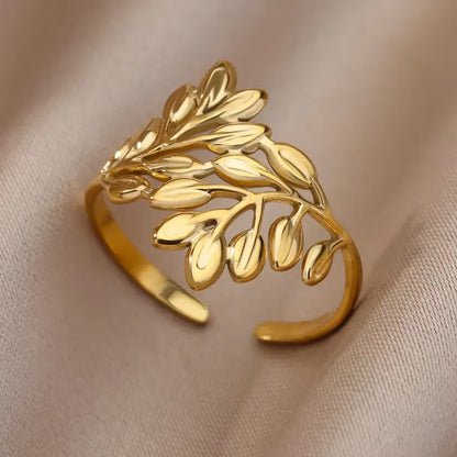 Shine Bright with Our Aesthetic Heart Gold Stainless Steel Rings! Perfect for Weddings, Prom, and Gifts! 💖✨ #VintageVibes #WaterproofJewelry