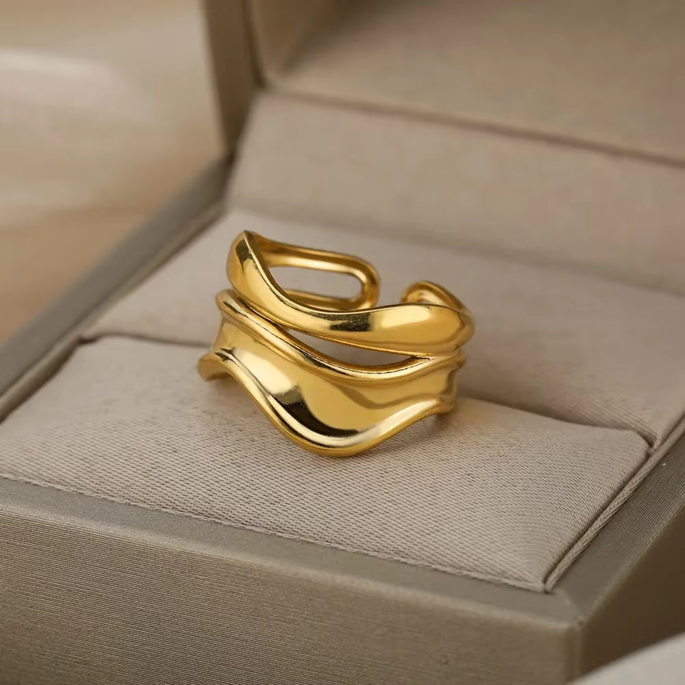 Shine Bright with Our Aesthetic Heart Gold Stainless Steel Rings! Perfect for Weddings, Prom, and Gifts! 💖✨ #VintageVibes #WaterproofJewelry